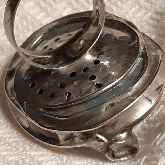 Handcrafted Ring with Biwa Pearl - Picture 5 of 8